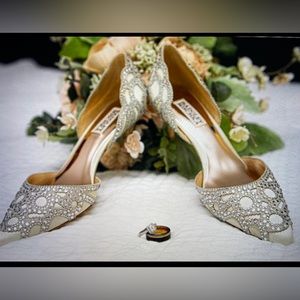Perfect formal shoe for a Boho, Vintage, or Formal wedding Badgley Mischka